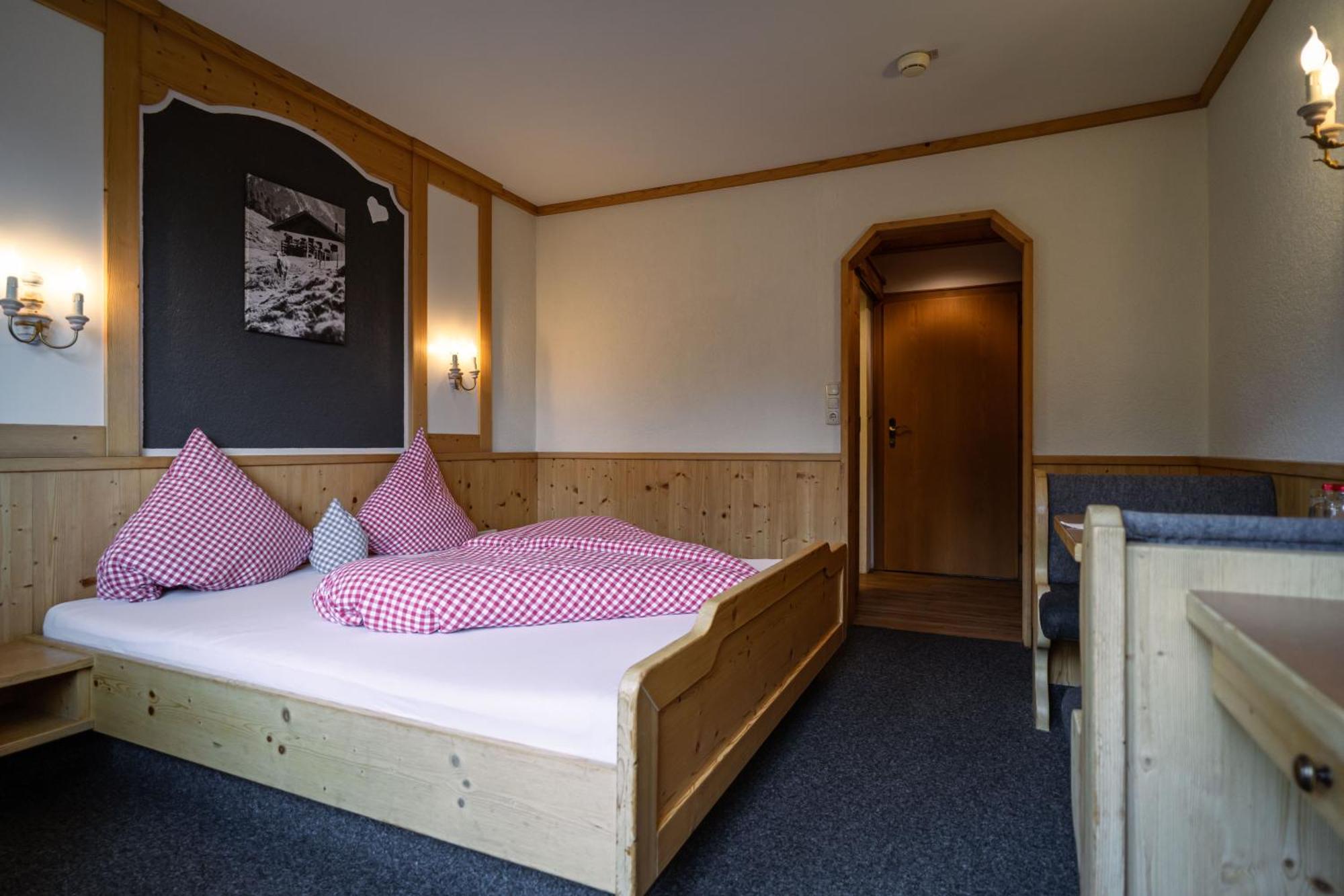 Hotel Landhaus Tirolerherz Sankt Ulrich am Pillersee Bilik gambar